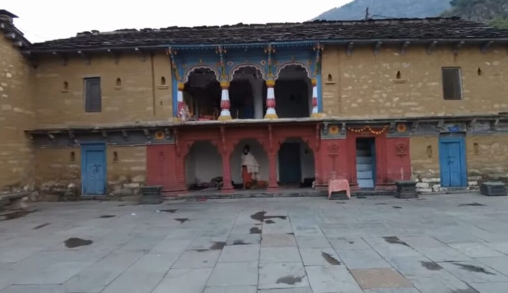 गोपीनाथ मंदिर में बनी हुयी धर्मशाला जहाँ मंदिर के पुजारी रहते हैं।